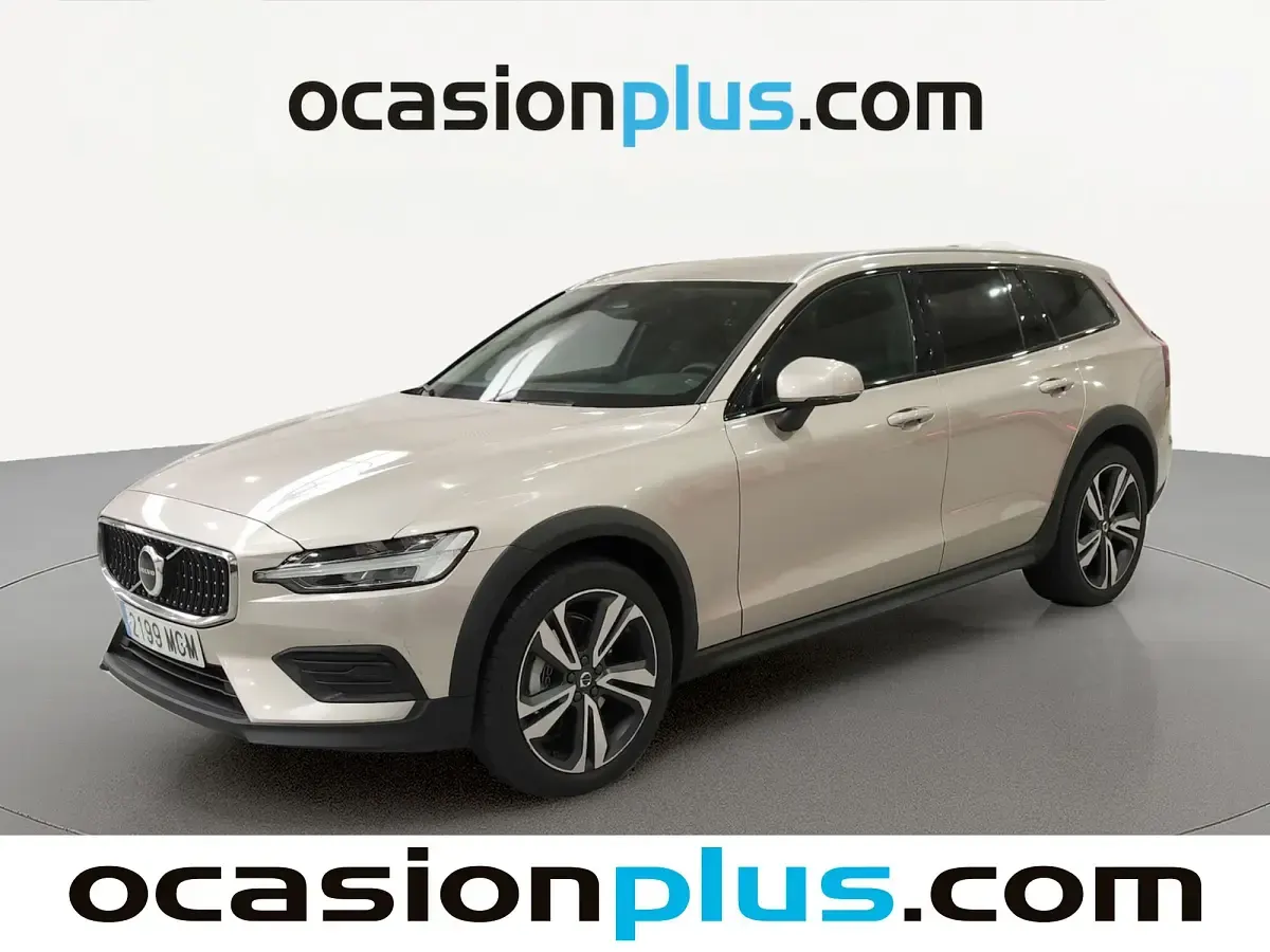 Usado Volvo V60 CC Core 197 CV (144 kW) 2023 Familiar