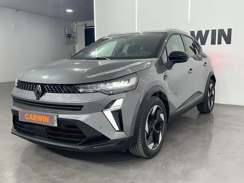 Usado Renault Captur Techno 100 CV (73 kW) 2025 Gris / plata SUV