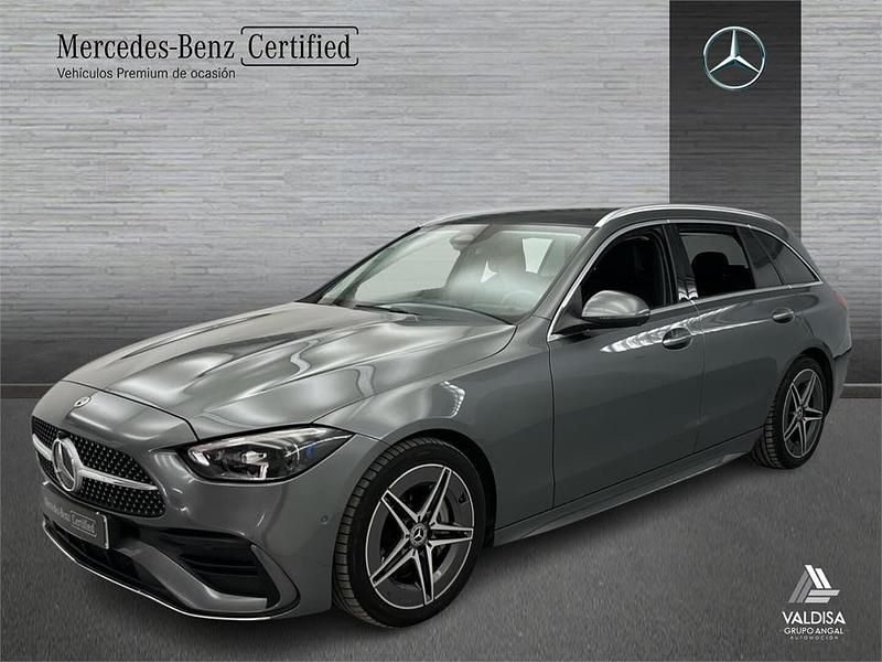 Usado Mercedes C200 AMG line 163 CV (119 kW) 2022 Gris / plateado Familiar