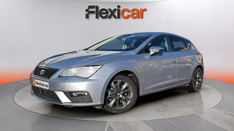 Usado Seat Leon ST Style 131 CV (96 kW) 2020 Gris Familiar