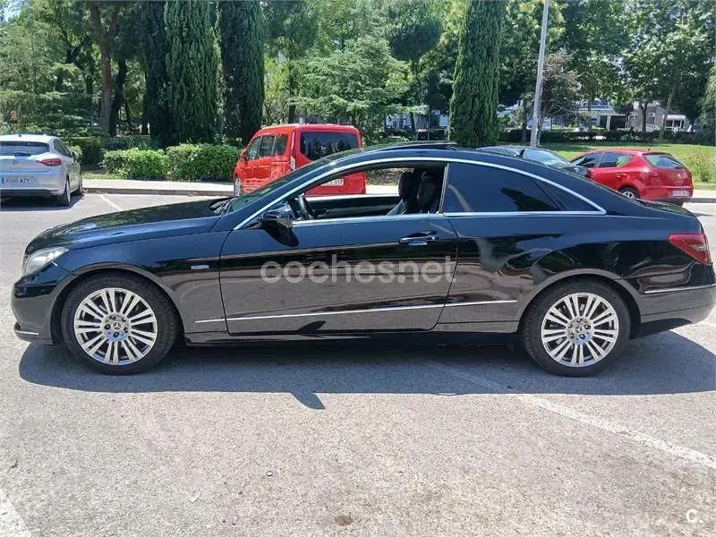 Usado Mercedes E350 231 CV (169 kW) 2009 Negro Coupe