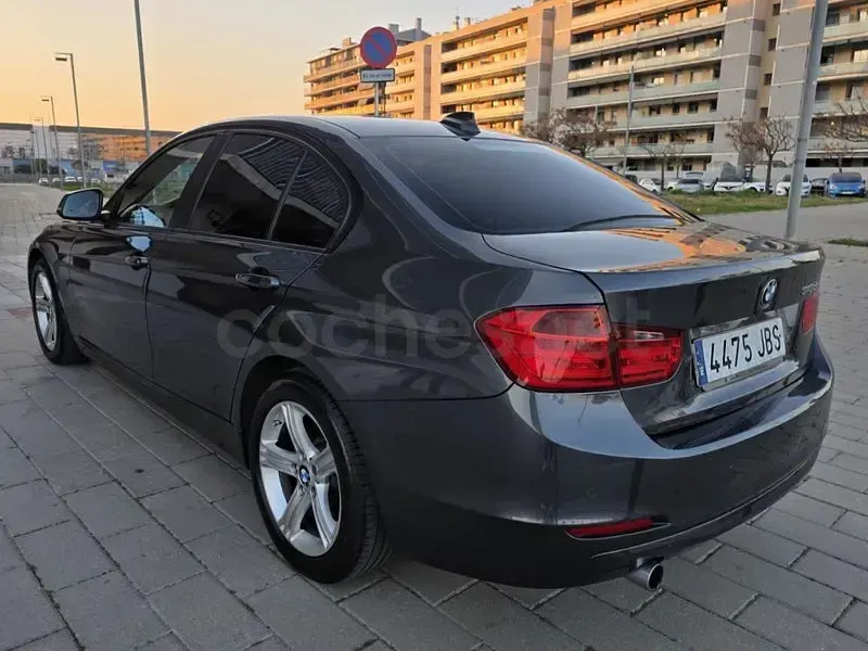 Usado BMW 318 150 CV (110 kW) 2015 Gris / plata Berlina