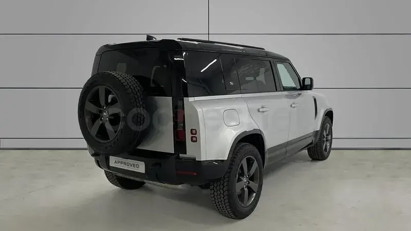 Usado Land Rover Defender SE 249 CV (183 kW) 2023 Gris / plata SUV