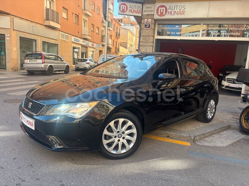 Usado Seat Leon Reference 105 CV (77 kW) 2013 Negro Berlina