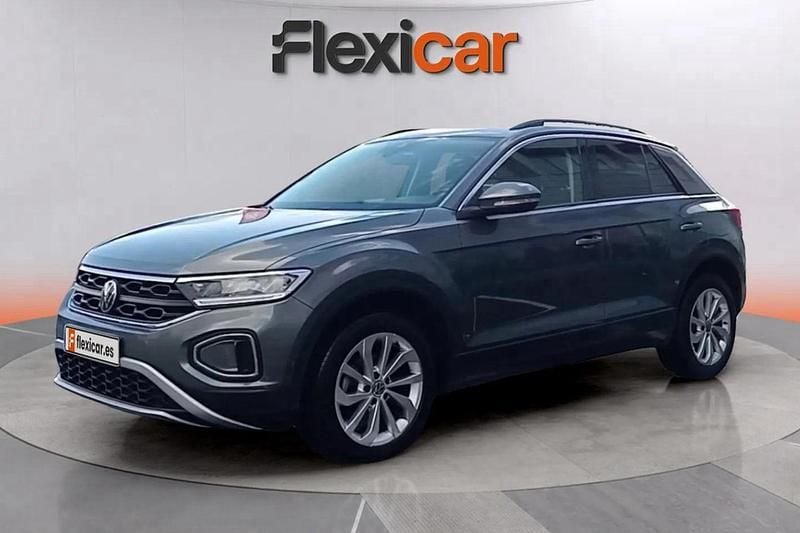 Usado VW T-Roc Life 150 CV (110 kW) 2023 Gris SUV