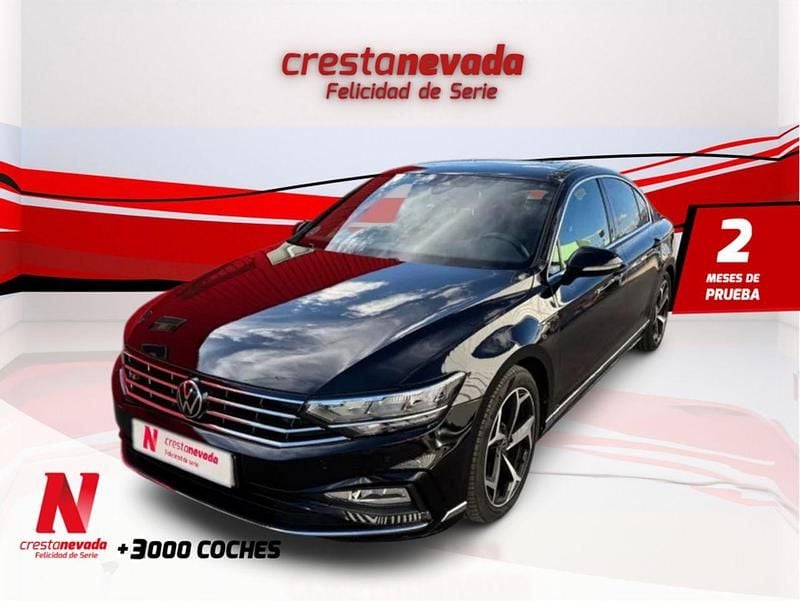 Negro Usado 2021 VW Passat R-line Berlina | 29.990 € - Imagen 1/4