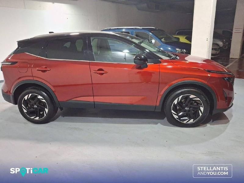 Usado Nissan Qashqai N-Connecta 159 CV (116 kW) 2025 Rojo SUV