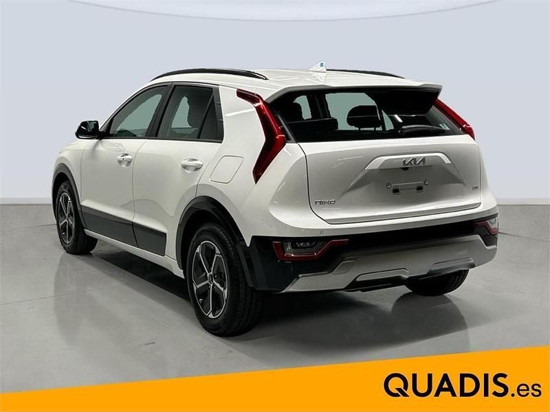 Usado Kia Niro 141 CV (103 kW) 2024 Snow white pearl SUV