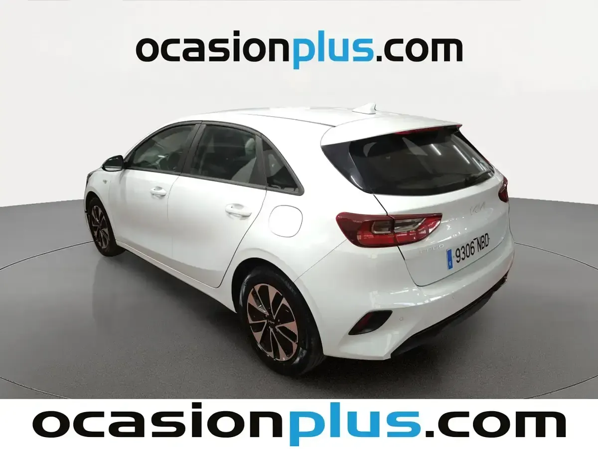 Usado Kia Ceed 100 CV (73 kW) 2025 Blanco Utilitario