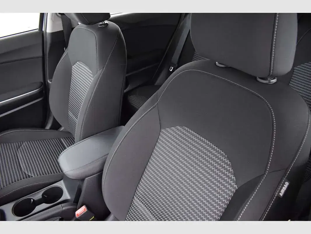 Usado Kia Ceed 101 CV (74 kW) 2025 Blanco Utilitario