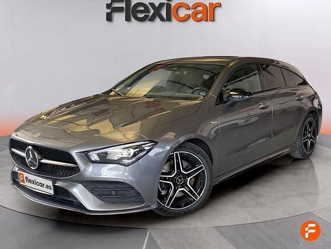 Usado Mercedes CLA200 Shooting Brake 150 CV (110 kW) 2021 Gris / plata Familiar