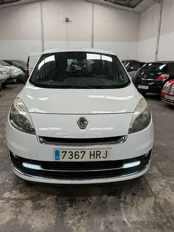 Usado Renault Scénic III Dynamique 109 CV (80 kW) 2013 Blanco Utilitario