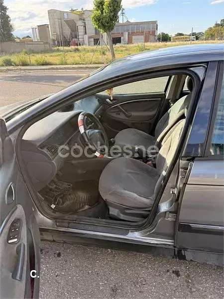 Begagnad Citroën C5 110 HK (80 kW) 2003 Grå Sedan