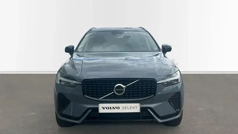 Usado Volvo XC60 Plus 350 CV (257 kW) 2023 Gris / plata SUV