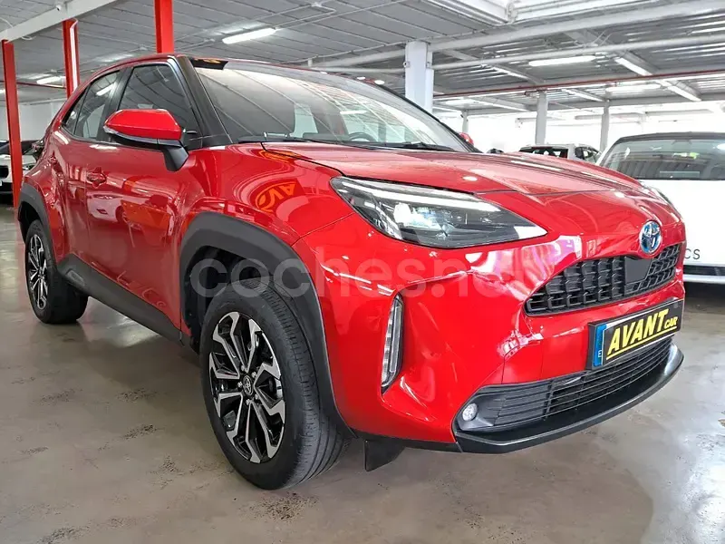 Usado Toyota Yaris Cross Active 116 CV (85 kW) 2024 Granate SUV