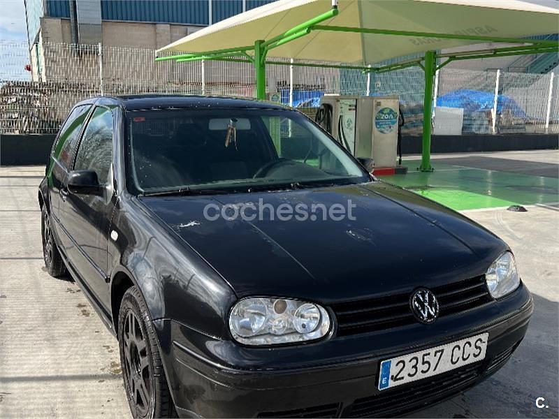 Usado VW Golf IV 110 CV (80 kW) 2002 Negro Berlina
