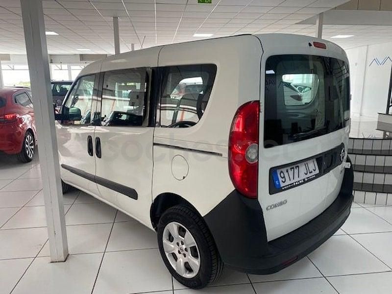 Usado Opel Combo Expression 90 CV (66 kW) 2016 Blanco Monovolumen