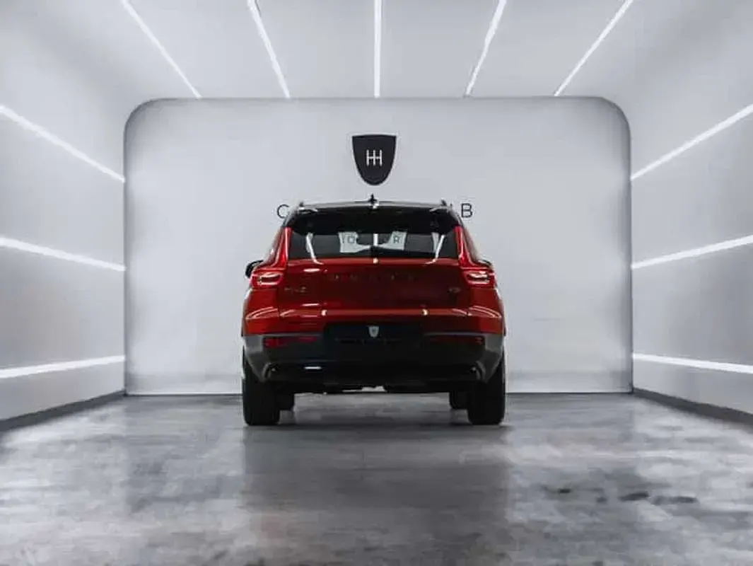 Usado Volvo XC40 Momentum 163 CV (119 kW) 2021 Rojo SUV