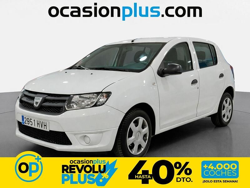 Usado Dacia Sandero Ambiance 75 CV (55 kW) 2014 Blanco Utilitario