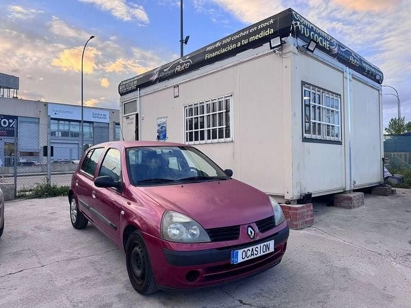 Usado Renault Clio II Campus 85 CV (62 kW) 2004 Rojo Berlina