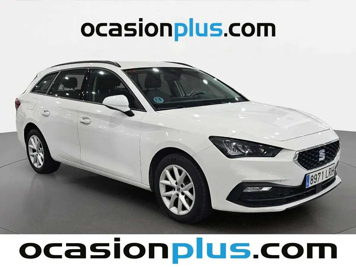 Usado Seat Leon Style 150 CV (110 kW) 2021 Blanco Monovolumen