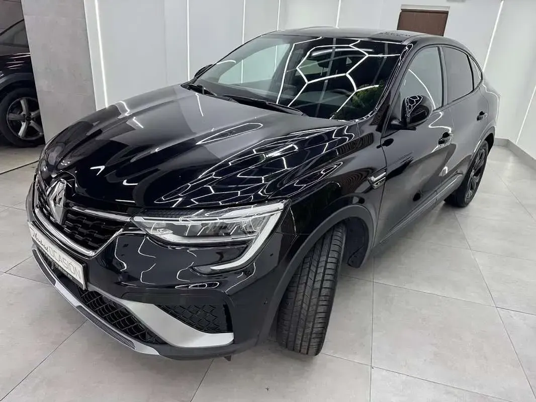 Usado Renault Arkana RS Line 144 CV (105 kW) 2023 Negro SUV