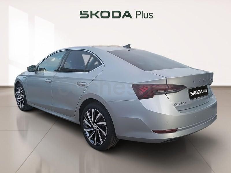Usado Skoda Octavia Style 204 CV (150 kW) 2020 Gris Berlina