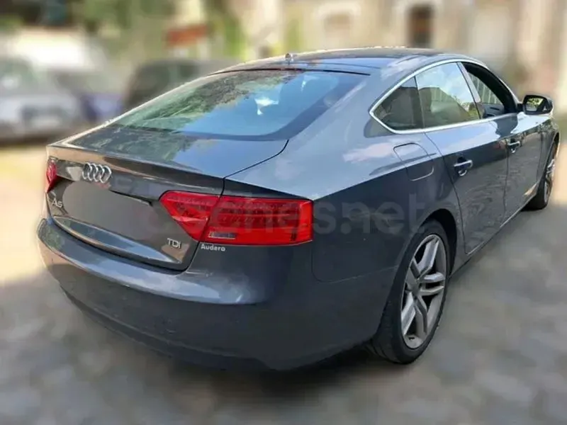 Usado Audi A5 Sportback S-Line 177 CV (130 kW) 2012 Gris / plata Utilitario