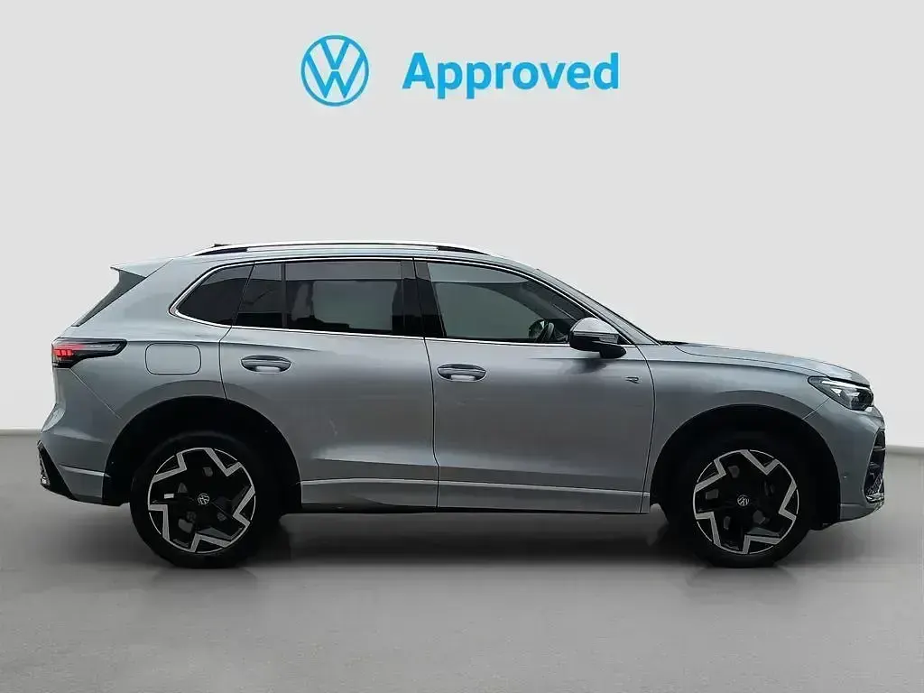 Usado VW Tiguan R-line 150 CV (110 kW) 2025 Gris SUV
