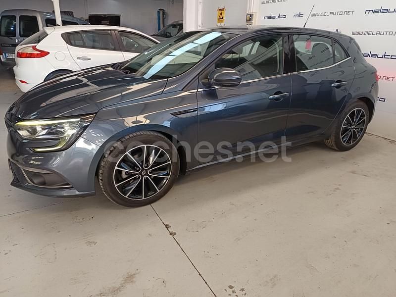Usado Renault Mégane IV Zen 115 CV (84 kW) 2019 Gris / plata Berlina