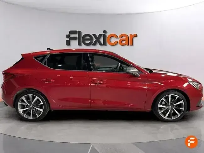 Usado Seat Leon FR 204 CV (150 kW) 2021 Rojo Berlina