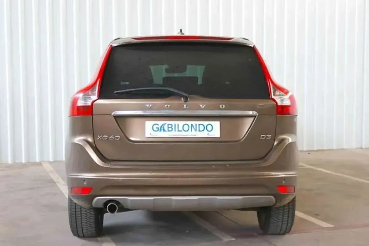 Usado Volvo XC60 Momentum 150 CV (110 kW) 2017 Marrón SUV