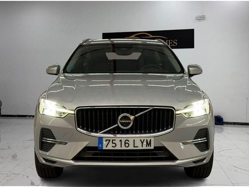 Usado Volvo XC60 Plus 197 CV (144 kW) 2022 Gris / plata SUV