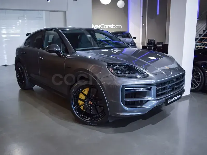 Nuevo Porsche Cayenne Turbo E-Hybrid 739 CV (543 kW) 2026 Gris / plata SUV