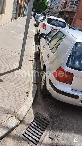 Usado VW Golf IV Conceptline 90 CV (66 kW) 2001 Gris / plata Berlina