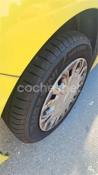 Usado Ford Ka Plus 70 CV (51 kW) 2018 Amarillo Utilitario