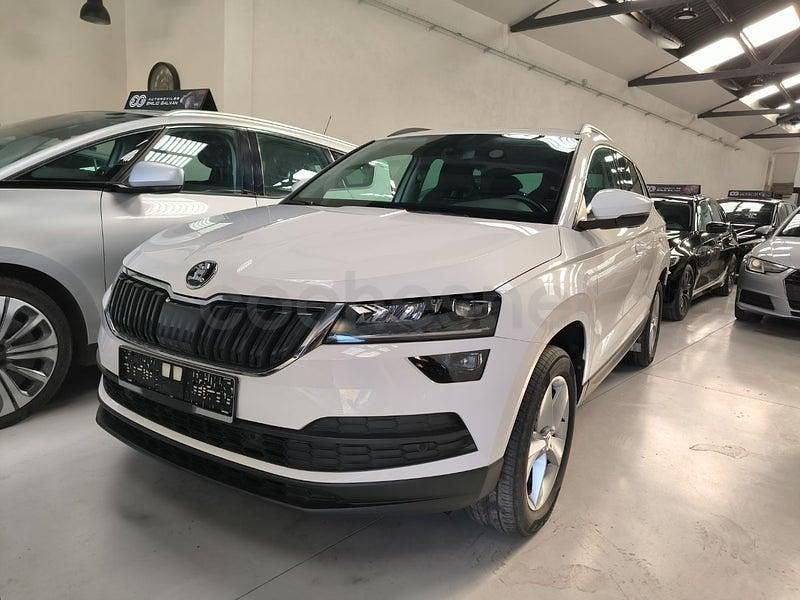 Usado Skoda Karoq Ambition 150 CV (110 kW) 2021 Blanco SUV
