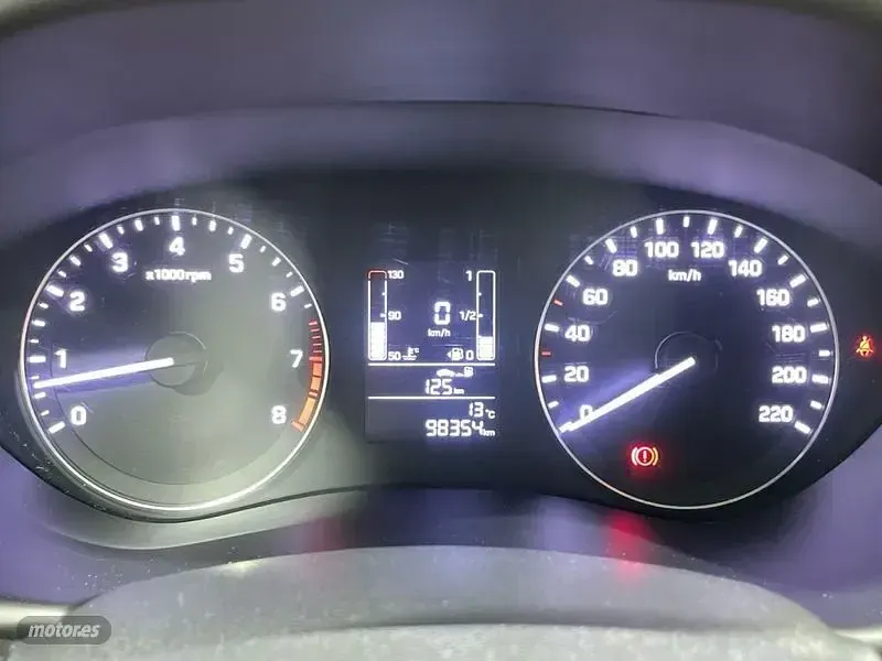 Usado Hyundai i20 85 CV (62 kW) 2016 Rojo Berlina