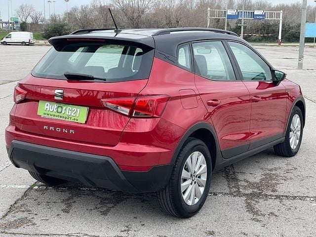 Usado Seat Arona Ecomotive 116 CV (85 kW) 2019 Granate SUV