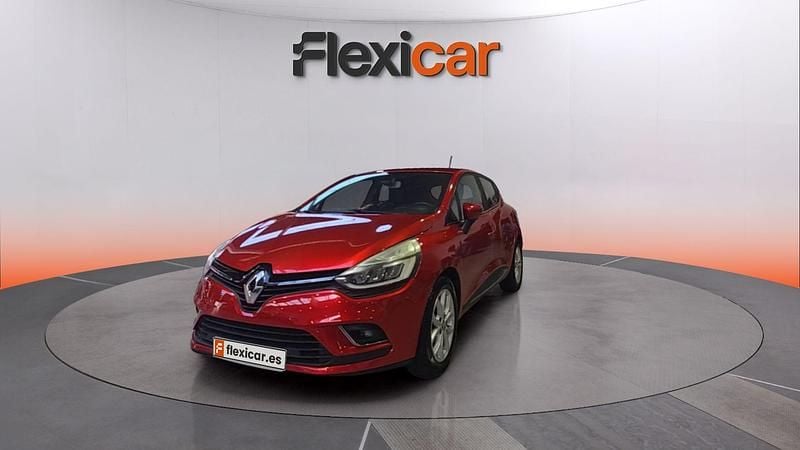 Usado Renault Clio IV Zen 90 CV (66 kW) 2017 Rojo Utilitario