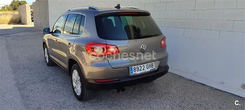 Używany VW Tiguan Sport 140 KM (102 kW) 2008 Szary SUV