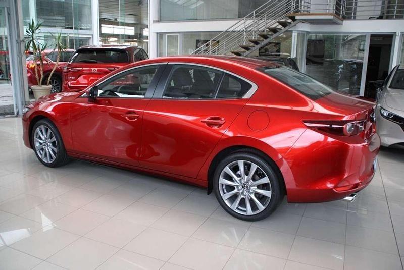 Rojo Nuevo 2025 Mazda 3 Center-Line Berlina | 25.700 € (Buen precio) - Imagen 1/4