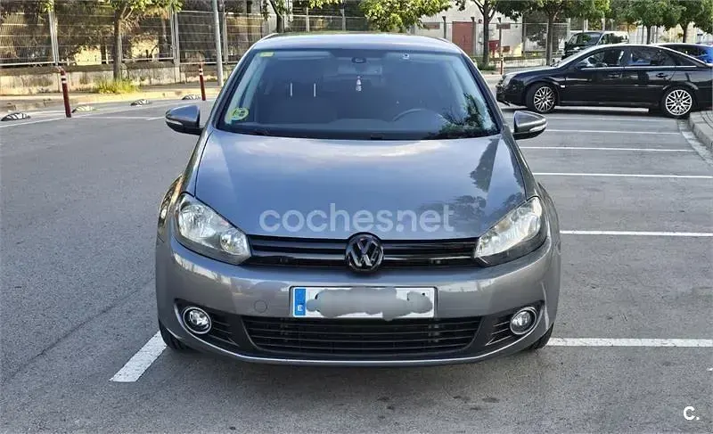 Usado VW Golf VII 105 CV (77 kW) 2012 Gris / plata Berlina