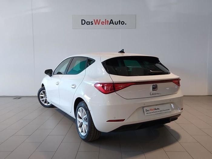 Blanco Usado 2022 Seat Leon Style | 19.400 € (Precio justo) - Imagen 1/4