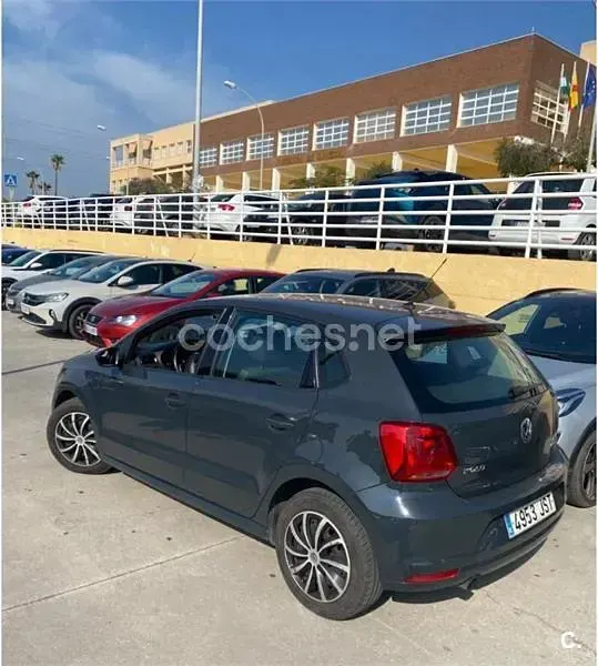 Usado VW Polo Advance 90 CV (66 kW) 2016 Negro Berlina