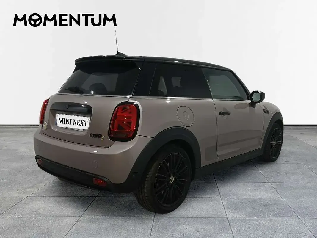 Usado Mini Cooper SE 135 kW (184 CV) 2022 Gris Utilitario