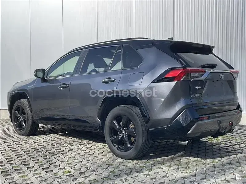 Usado Toyota RAV4 Hybrid Style 218 CV (160 kW) 2021 Gris / plata SUV