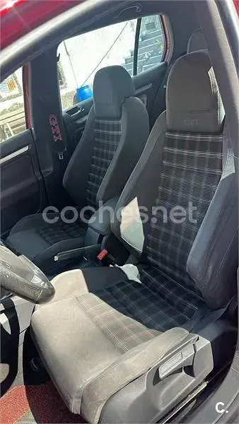 Usado VW Golf IV GTI 200 CV (147 kW) 2005 Rojo Berlina