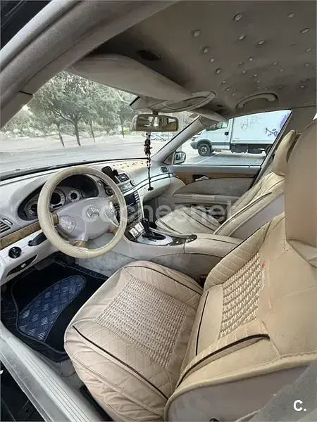 Usado Mercedes E320 Elegance 204 CV (150 kW) 2004 Negro Familiar