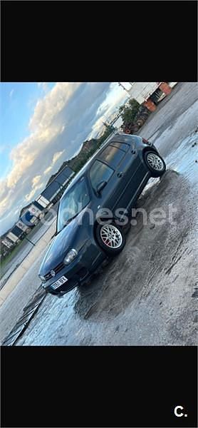 Usado VW Golf IV Highline 150 CV (110 kW) 2001 Gris / plata Familiar